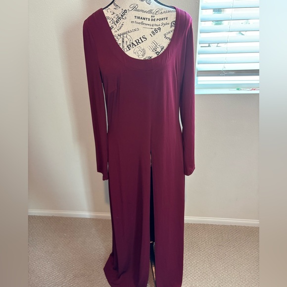 VENUS  Burgundy Maxi Dress - Picture 1 of 3